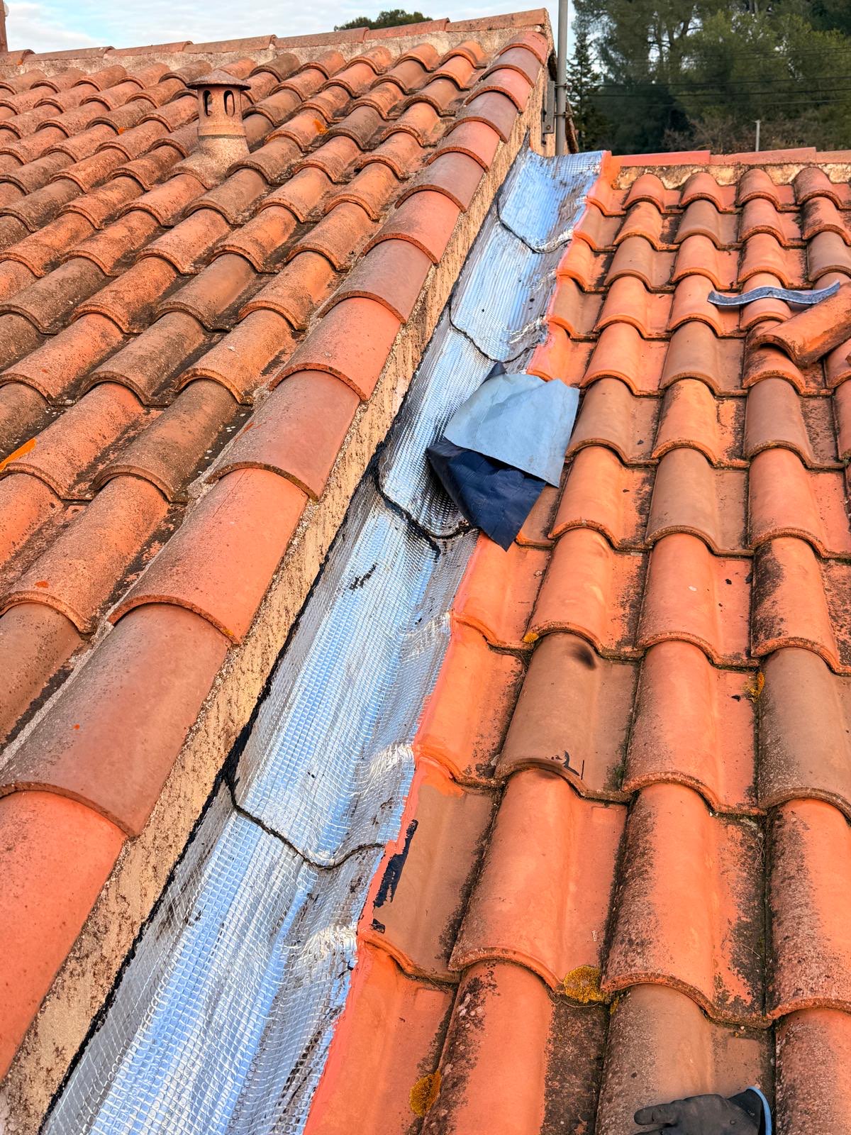 Étanchéité et réparation de noue de toiture